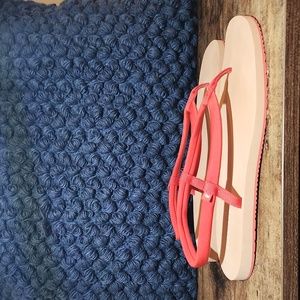 Everlane Foam Sandals